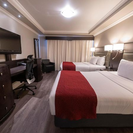 Hotel & Suites Le Dauphin Drummondville Eksteriør bilde