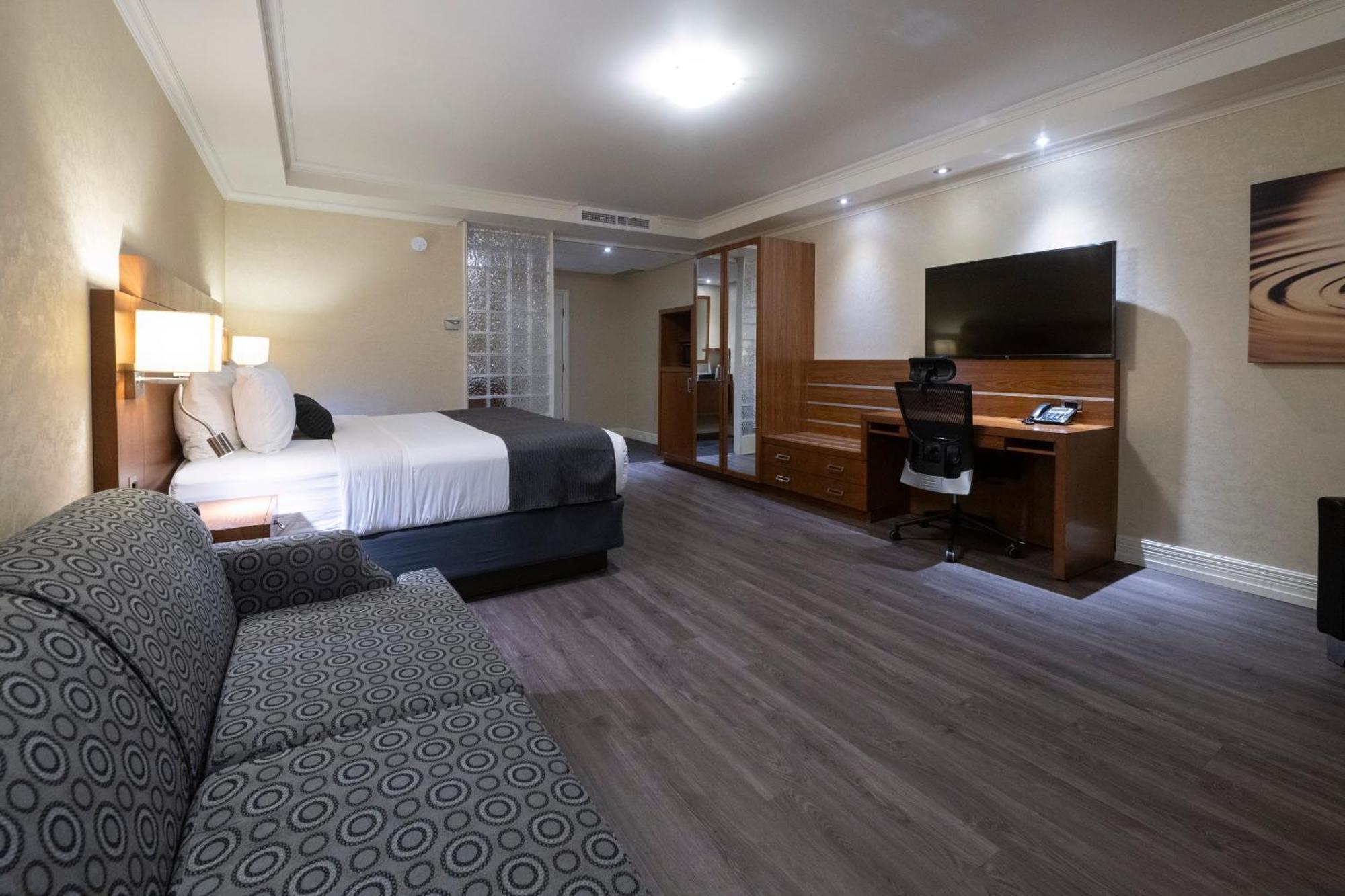 Hotel & Suites Le Dauphin Drummondville Eksteriør bilde