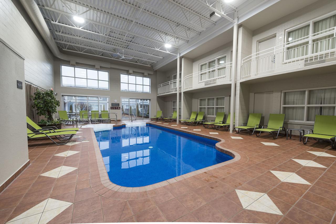Hotel & Suites Le Dauphin Drummondville Eksteriør bilde