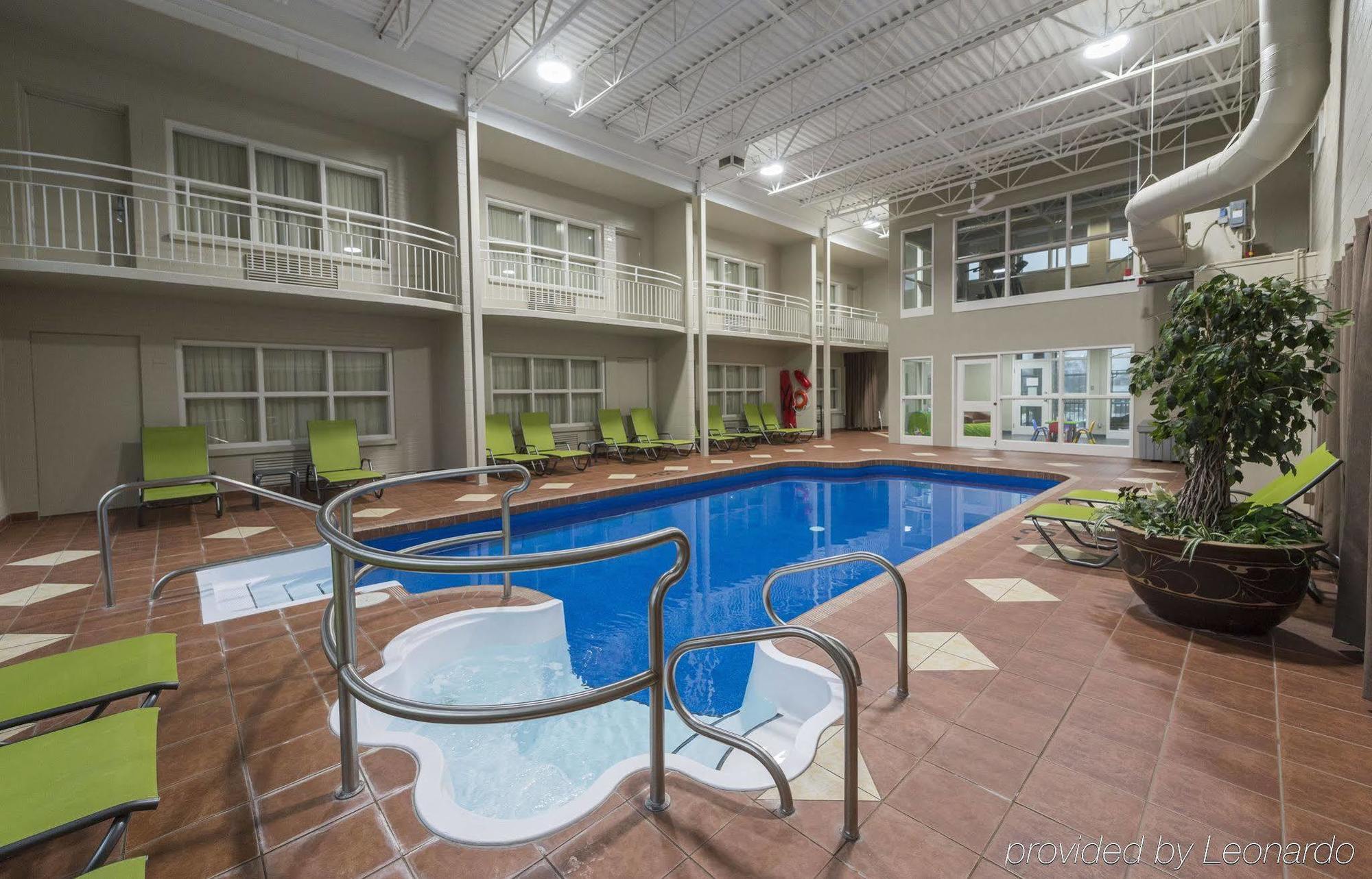 Hotel & Suites Le Dauphin Drummondville Eksteriør bilde